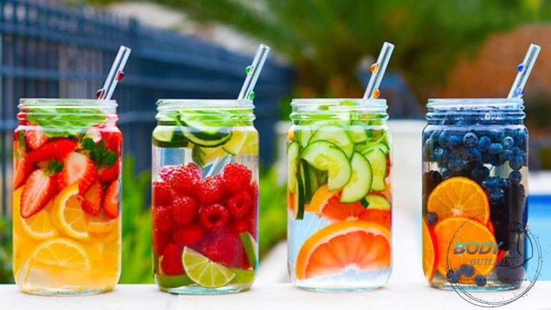 وصفات مبتكرة للمياه المنكهة: تغنيك عن المشروبات الغازية